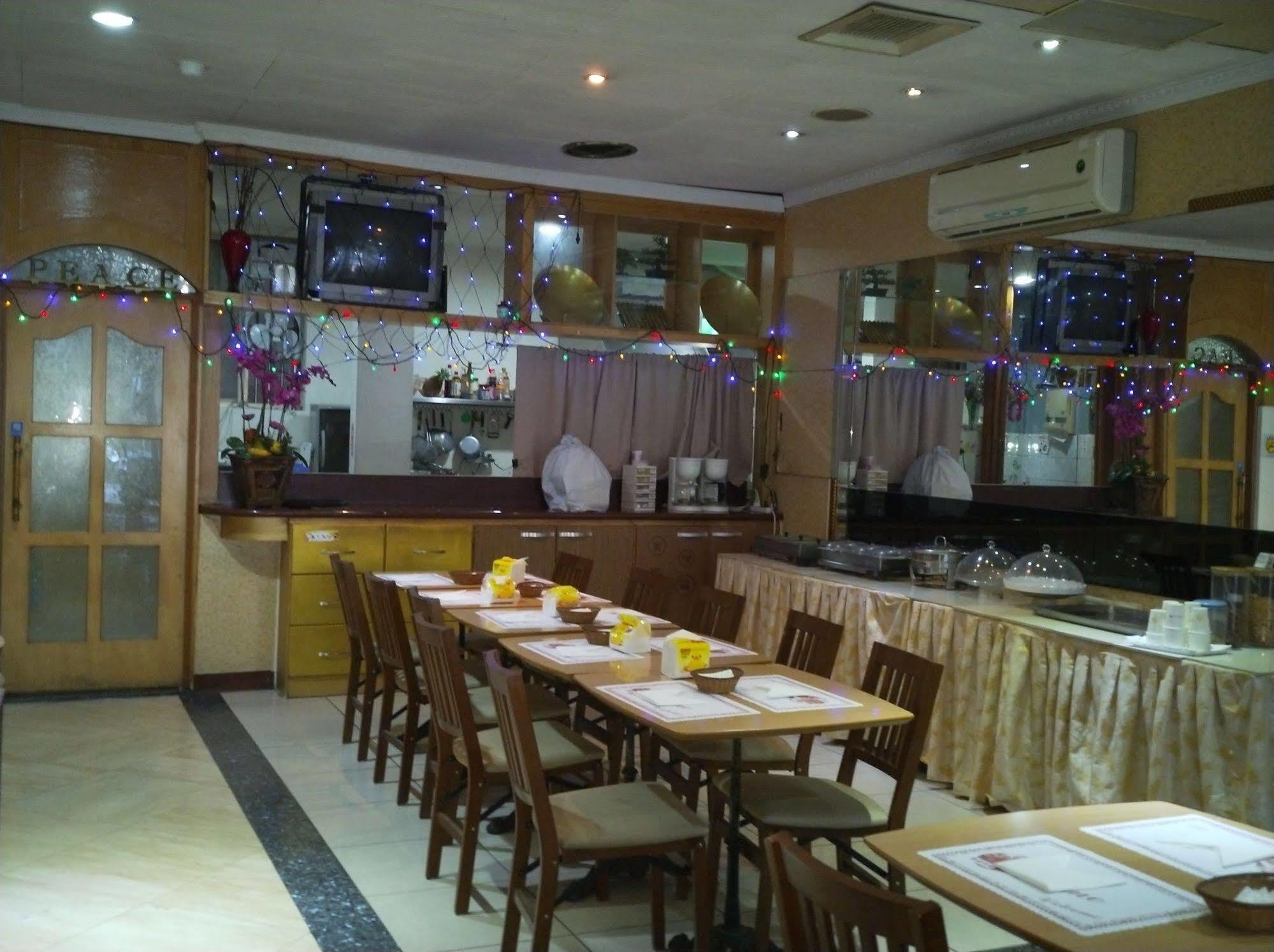 Berkeley Business Hotel Zhongzheng Hsinchu Exterior foto