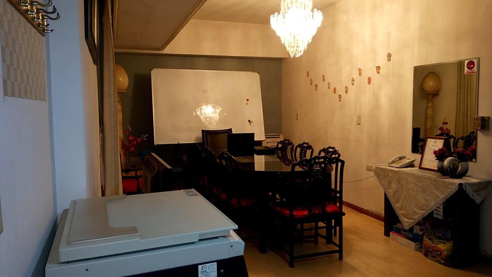 Berkeley Business Hotel Zhongzheng Hsinchu Exterior foto