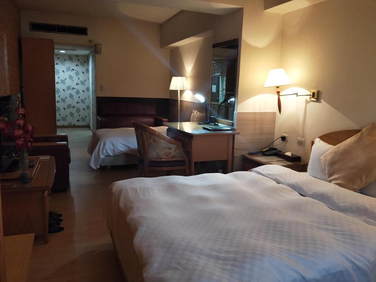 Berkeley Business Hotel Zhongzheng Hsinchu Exterior foto