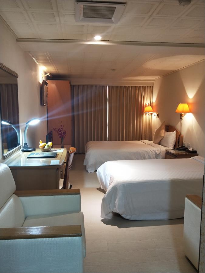 Berkeley Business Hotel Zhongzheng Hsinchu Exterior foto